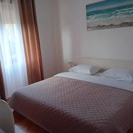 Kate Apartment